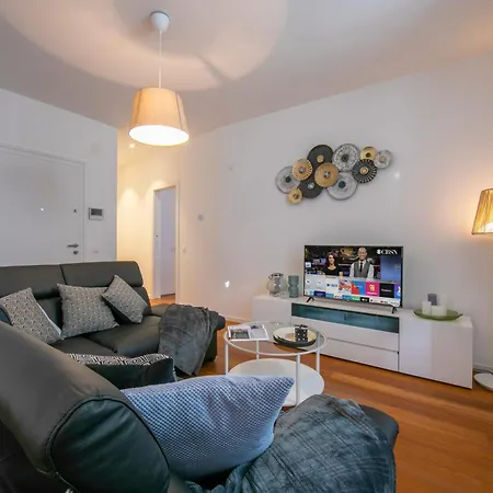 Star Of Lugano - Happy Rentals Exterior photo